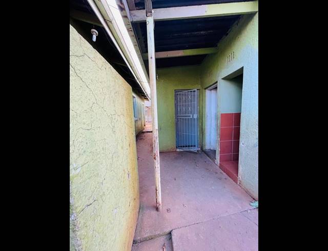 13 BEDROOM HOUSE FOR SALE IN KEMPTON PARK WEST